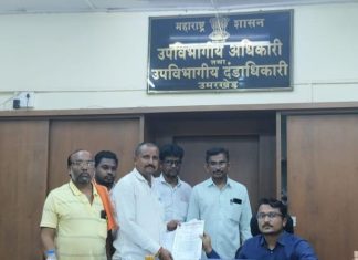 संयुक्त पत्रकार संघाकडून अतिक्रम हटवण्याबाबत एस डी ओ ला निवेदन