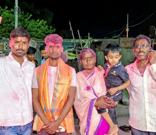 मेरा बुद्रुक चे सुपुत्र विलास अण्णा डोंगरदिवे यांची महाराष्ट्र पोलीस दलात निवड..! वाद्य आणि गुलालात गावातून धुमधडाक्यात मिरवणूक ..